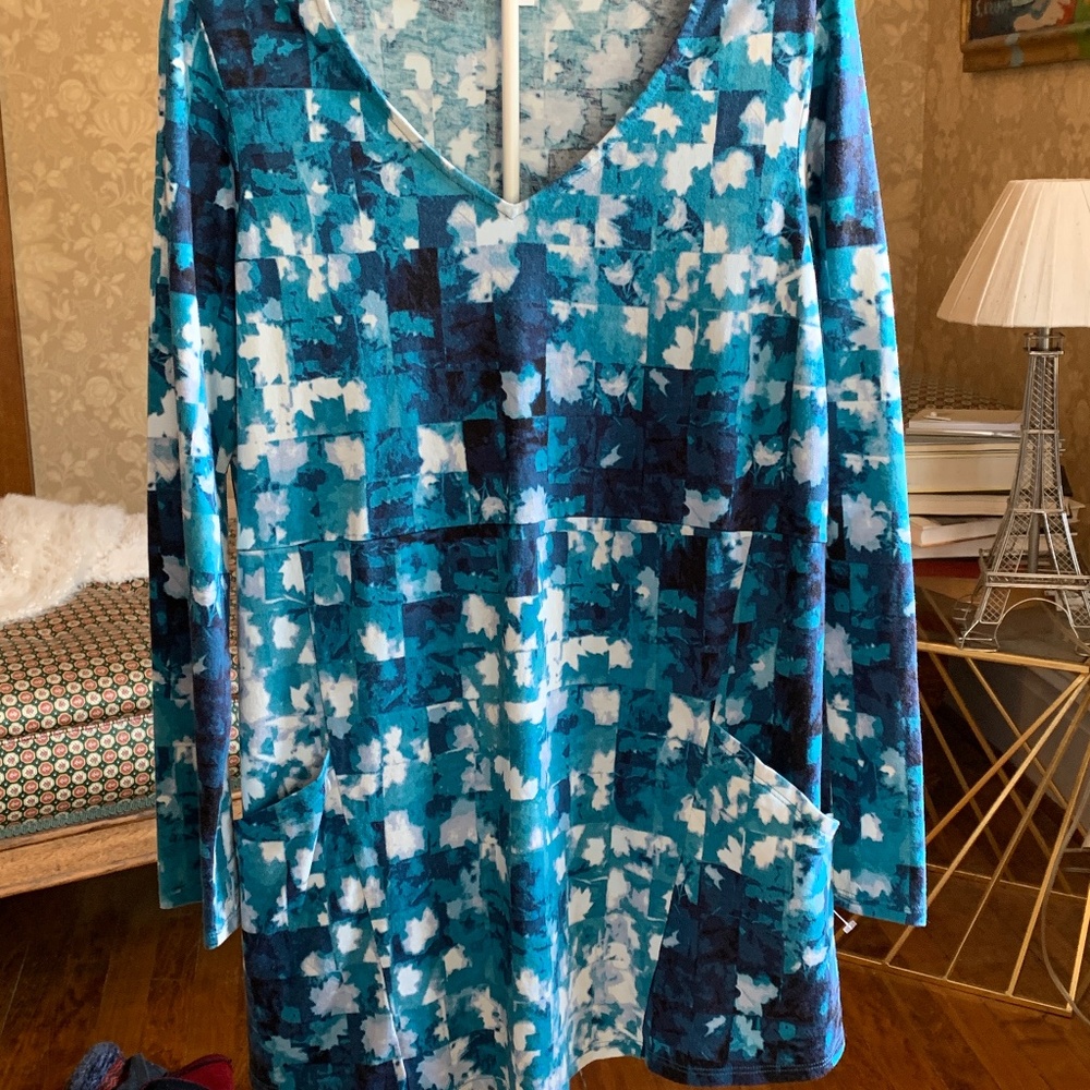 J jill cotton modal and  rayon pocketed tunic.‎ Worn a few times
